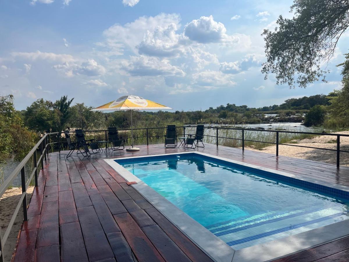 White Sands Lodge Divundu ภายนอก รูปภาพ