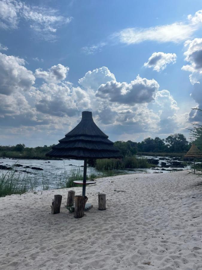 White Sands Lodge Divundu ภายนอก รูปภาพ